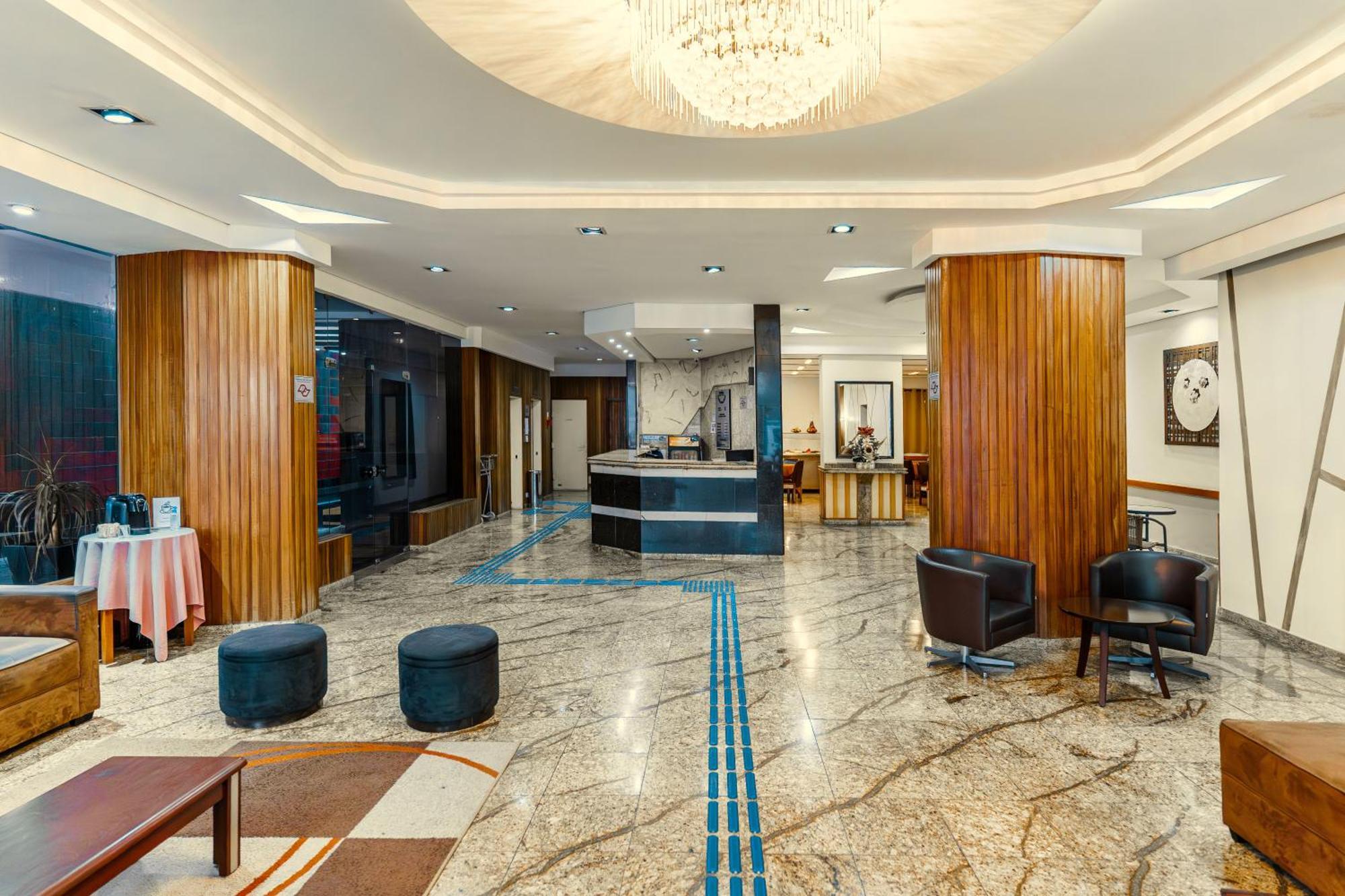 Carillon Plaza Hotel — Foto’s 2